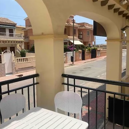 современная квартира с бассейном в 100 м от моря Apartment *
