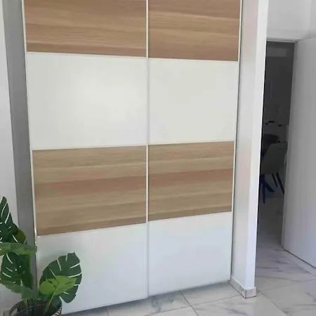 современная квартира с бассейном в 100 м от моря * Torrevieja